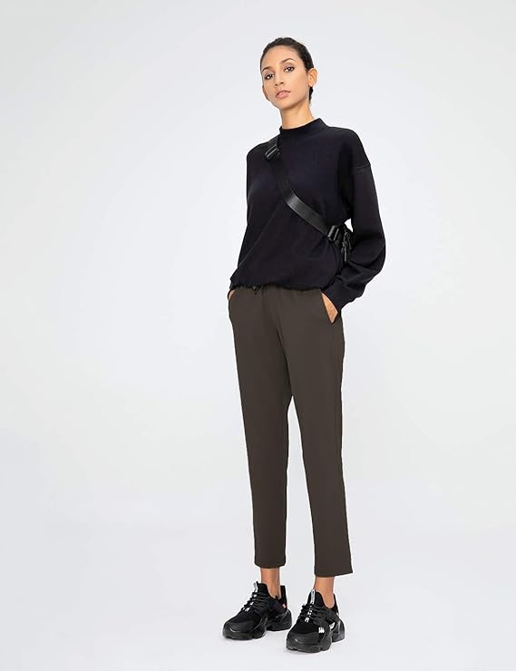 Effortlessly Stylish: Exploring the Allure of Athleta Brooklyn Pants插图1