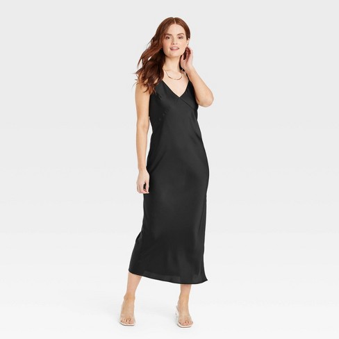 The Allure of the Slip Dress: Exploring Its Timeless Elegance插图3