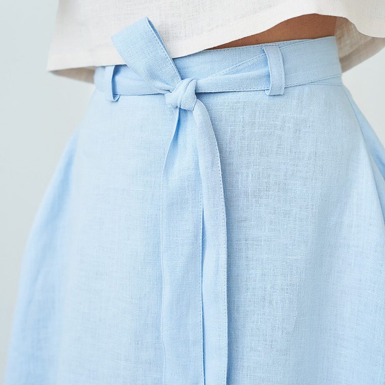 Midi Flowy Skirt: A Versatile Fashion Staple post thumbnail image