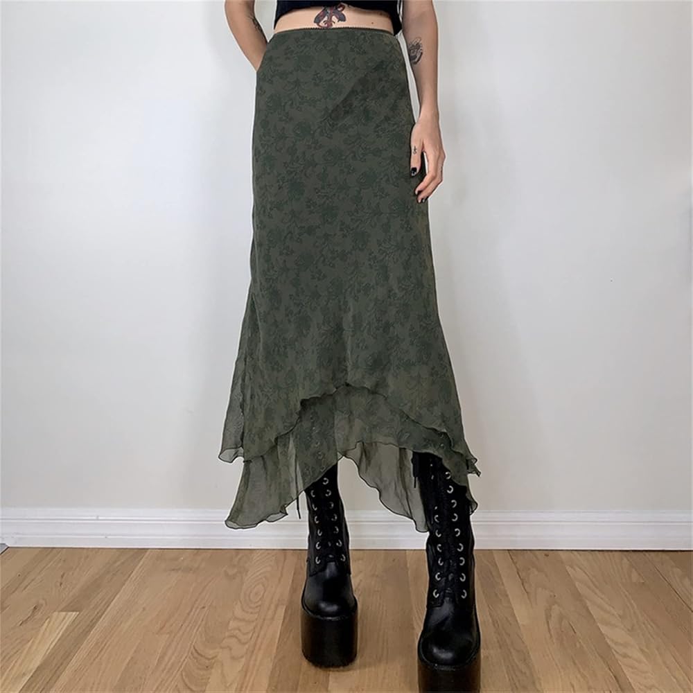 aesthetic grunge skirt outfits