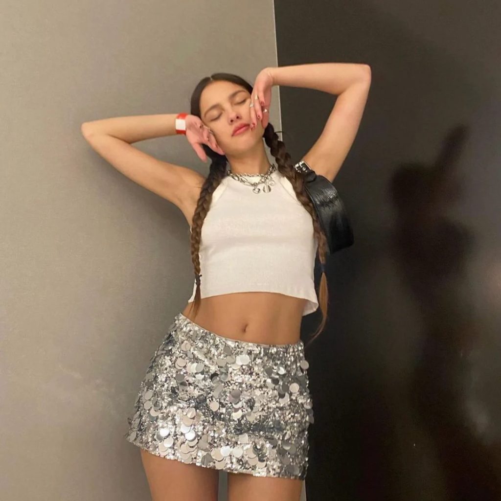 	
olivia rodrigo skirt