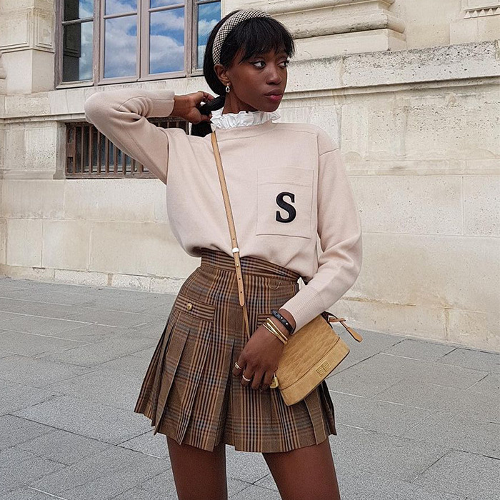 Fall Mini Skirt Outfits: Stylish Choices for the Season Ahead post thumbnail image