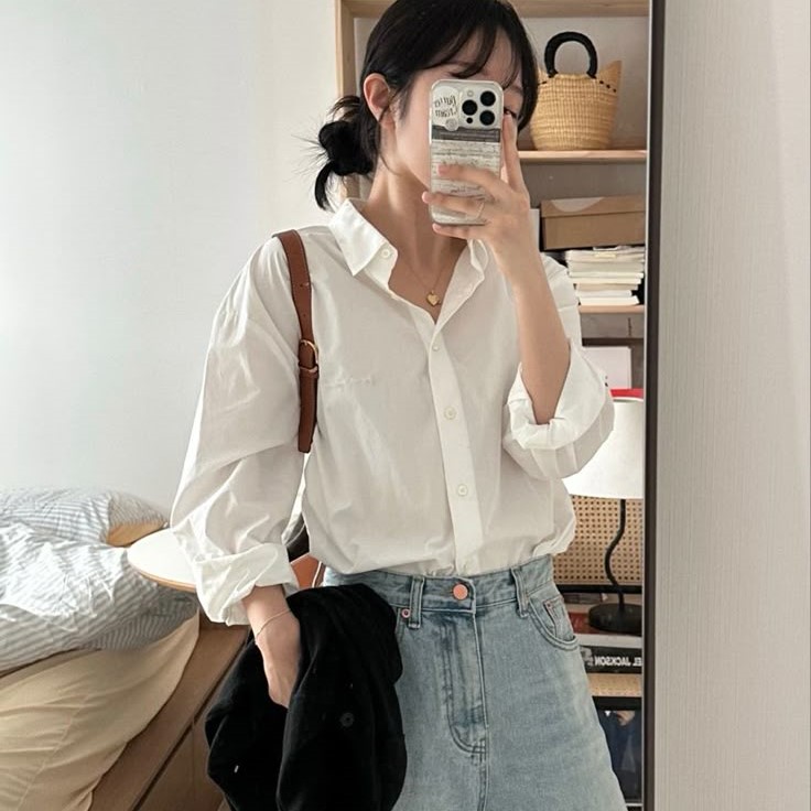 white shirt and jeans outfit