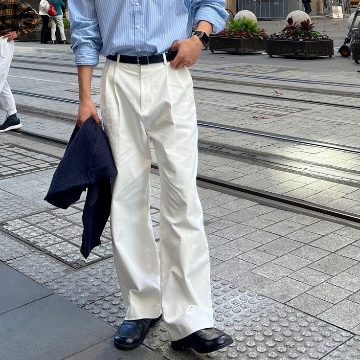 white jeans outfit men