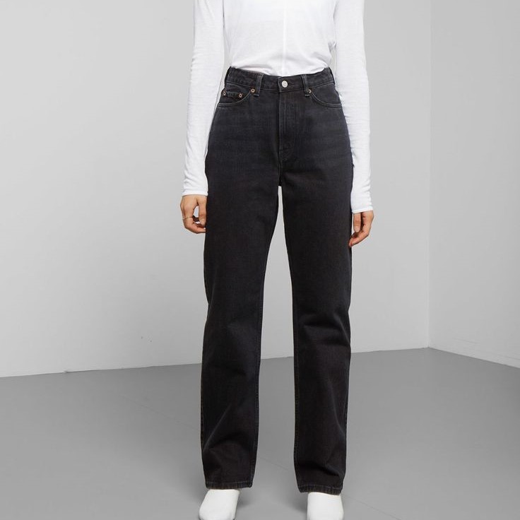 black jeans outfit women