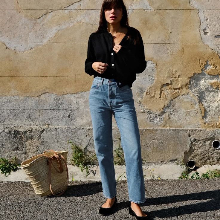 mom jeans outfit ideas